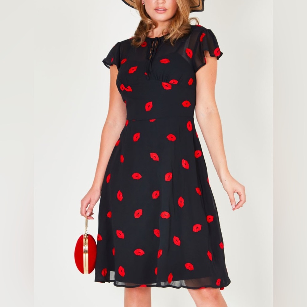 Voodoo Vixen Valerie kiss dress
